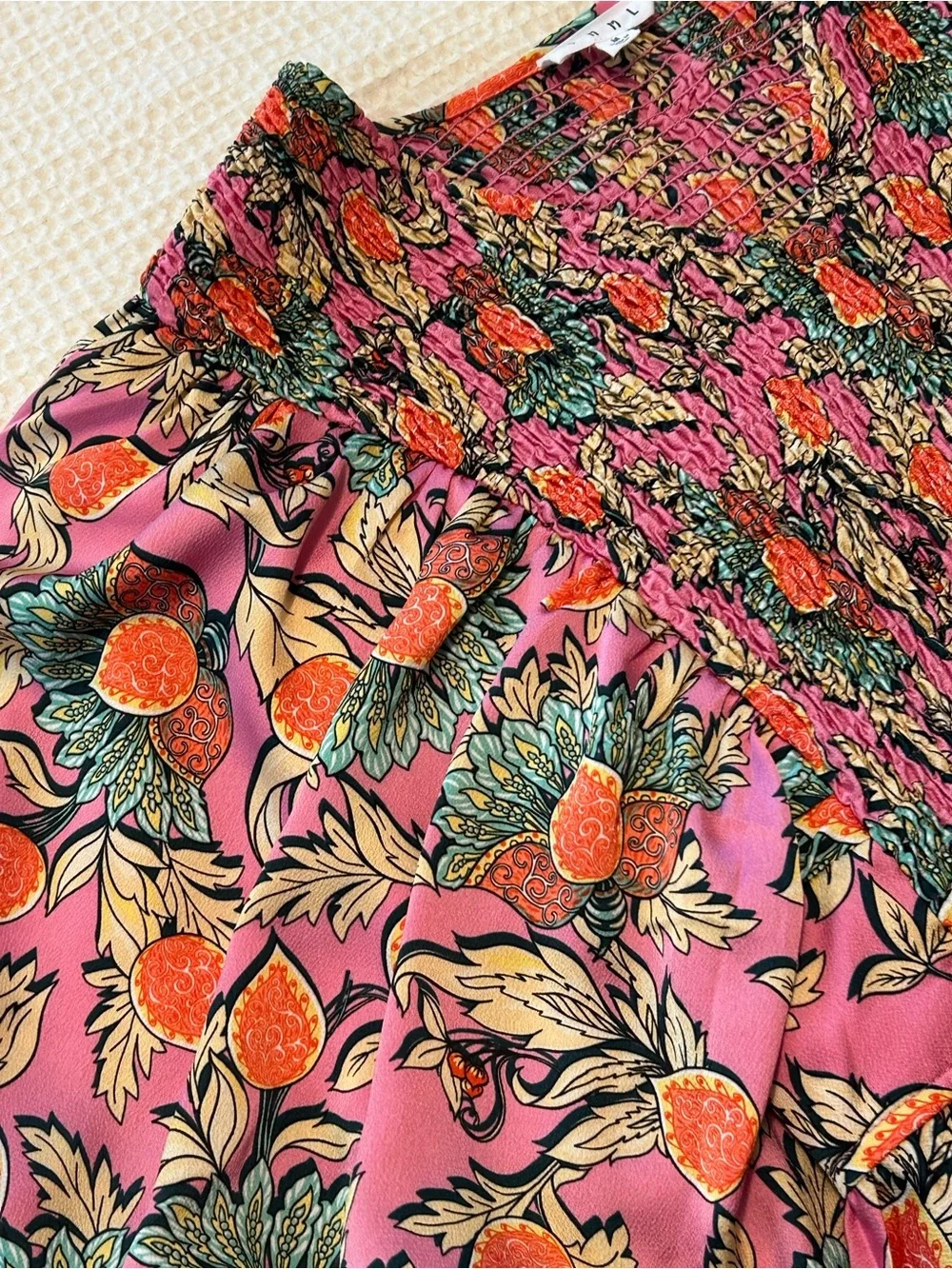 THML smocked gorgeous top - Picture 6 of 6
